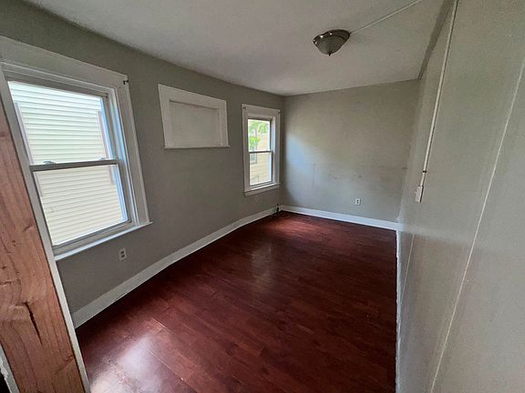 4th image of 229 Alexander St #G2