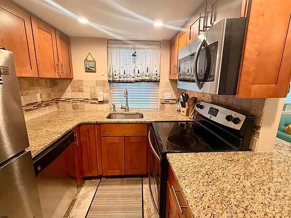 3rd image of 1122 Ocean Ave APT 8