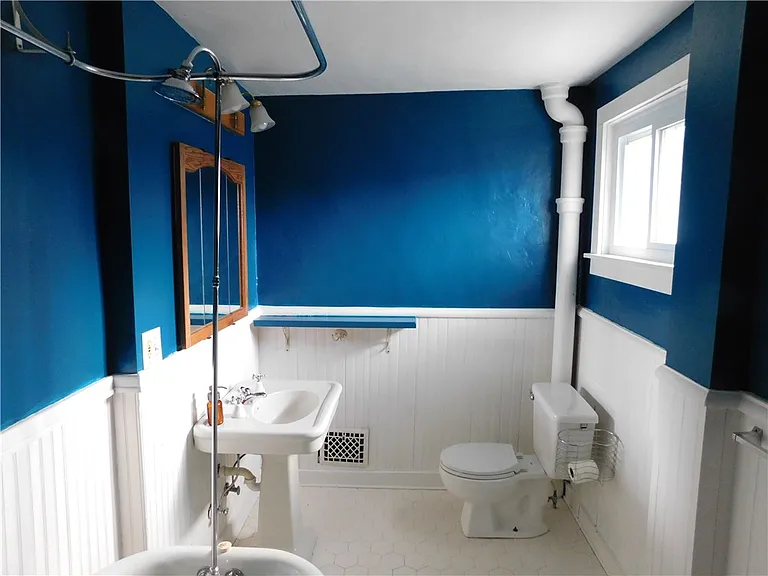 321 N Main St — Photo 16