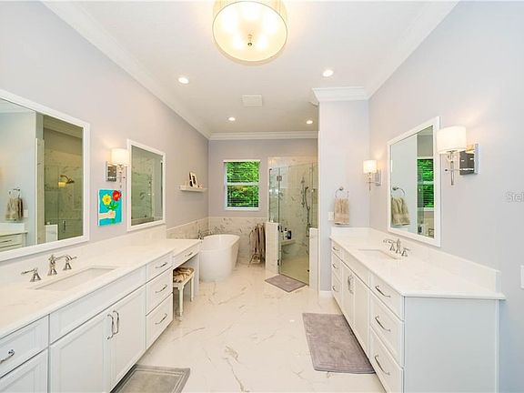 3rd image of 16370 Heathrow Dr