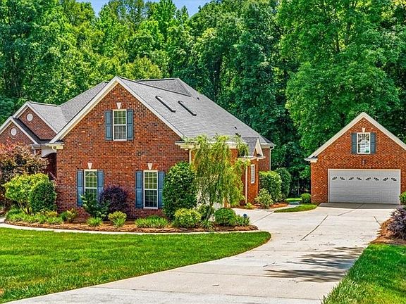 3rd image of 583 Carson Ridge Dr