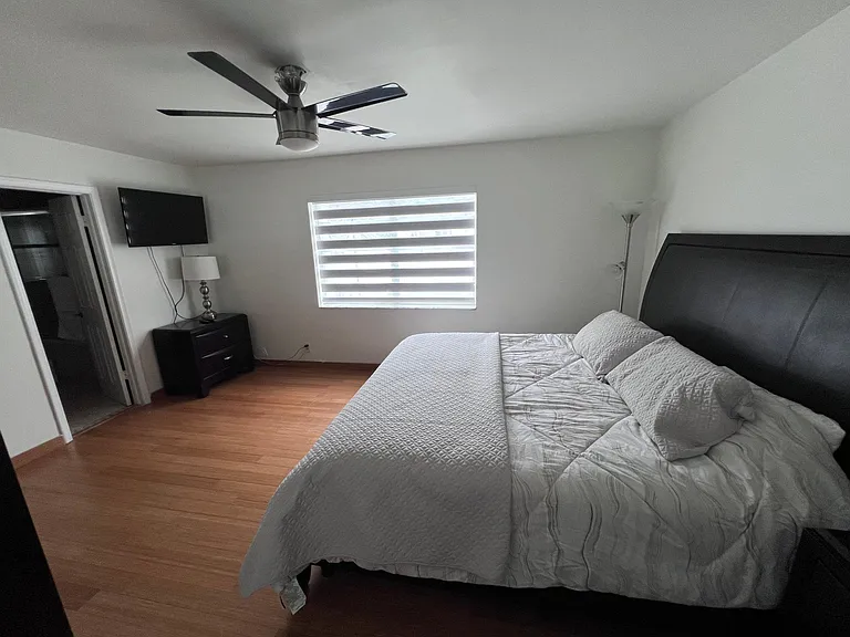 1010 Hollywood Blvd — Photo 11
