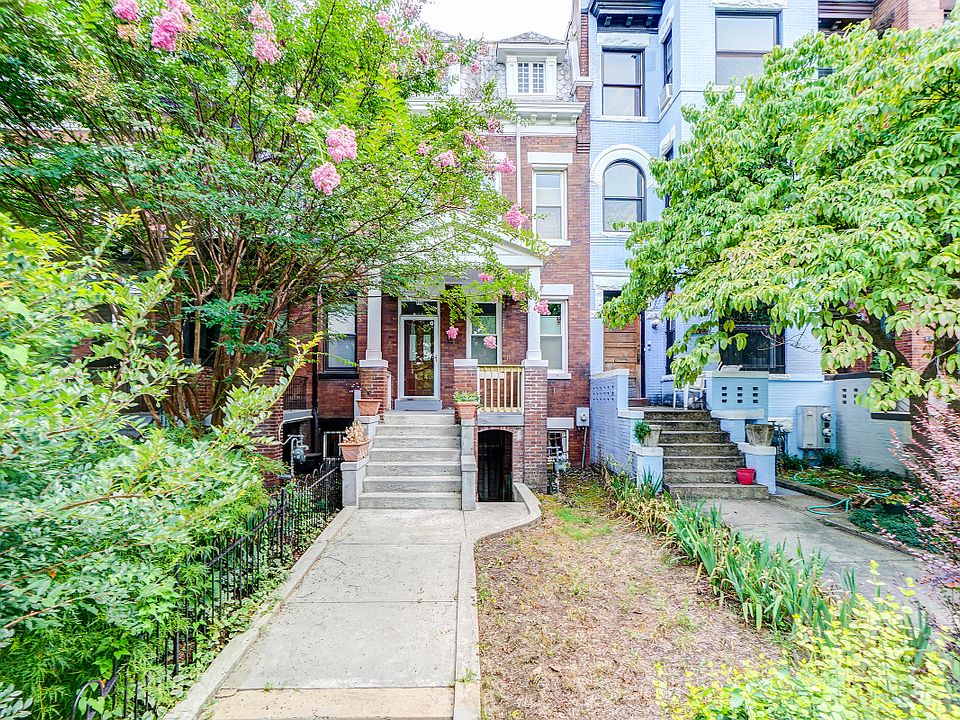 1110 Lamont St NW