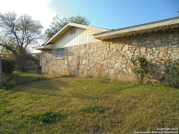 3rd image of 2135 Cedar Run Dr