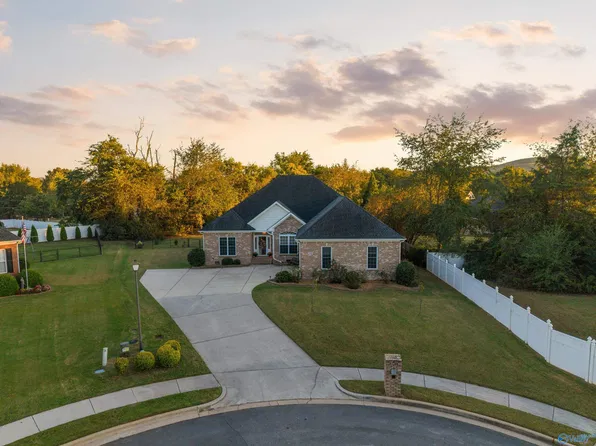 102 Campfire Cir, Meridianville, AL 35759