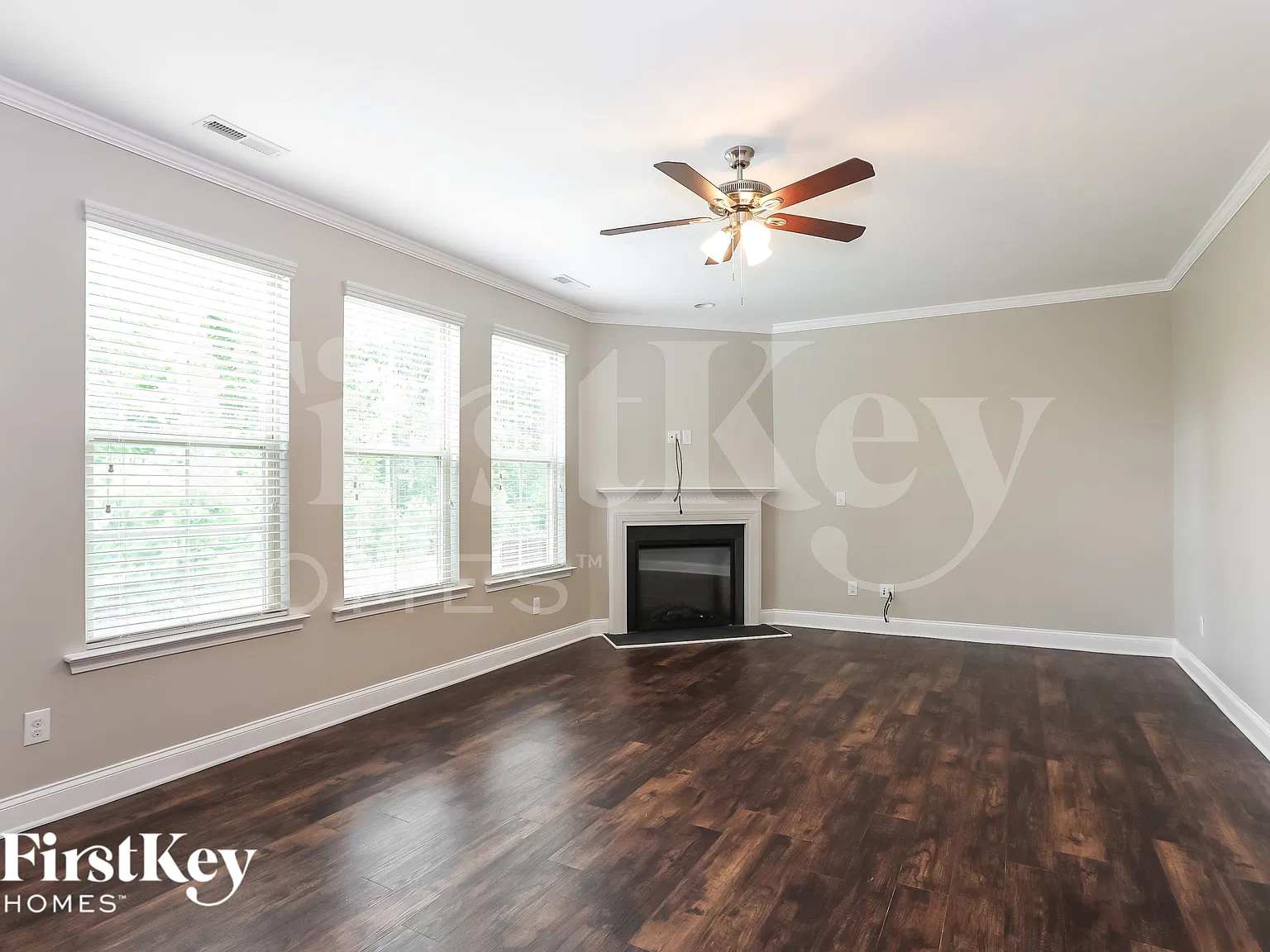3 bed, 2.5 bath, 2257 sqft, $2,455 — Photo 3