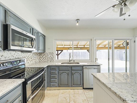 5th image of 3809 Aspenwood Dr