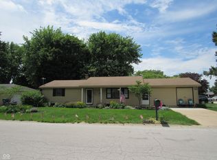 705 Winthrop Dr, Crawfordsville, IN 47933
