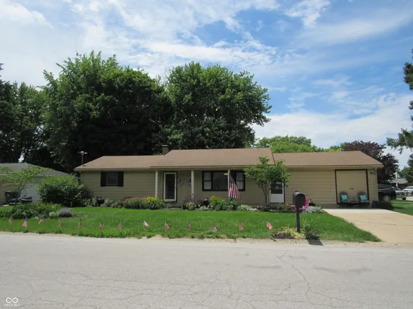 705 Winthrop Dr, Crawfordsville, IN 47933