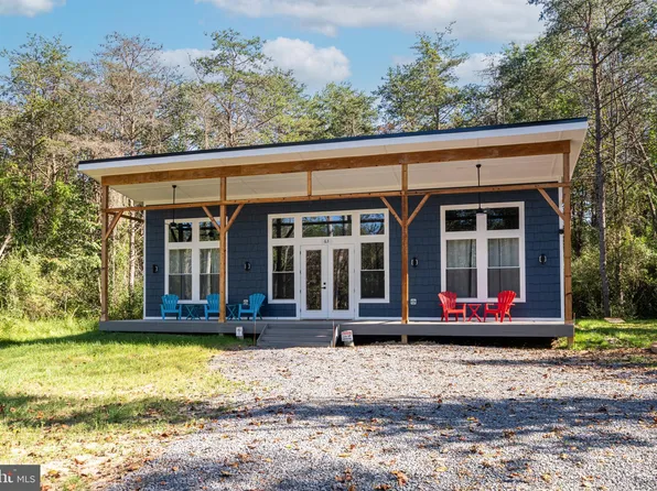 63 Cedar Point Way, Great Cacapon, WV 25422