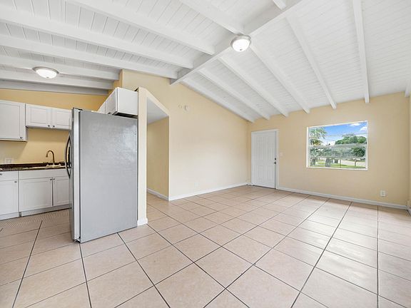 3rd image of 1560 NW 15th Ter Floor 1560