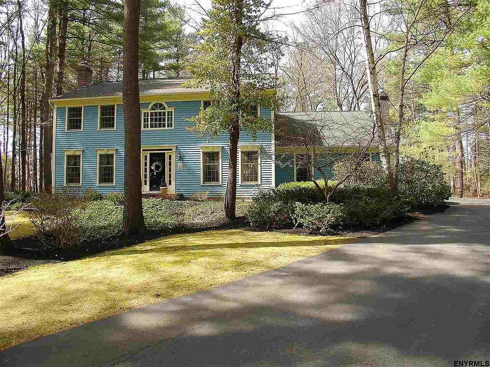 1st image of 8 Birch Hill Ct