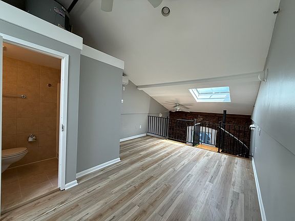 4th image of 94 4th Ave Unit 303