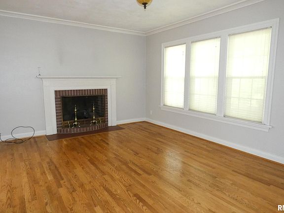 4th image of 1306 W Parkside Dr