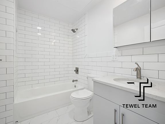 4th image of 1697 Lexington Ave #Penthouse 5b