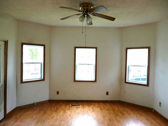 5th image of 500 W North St