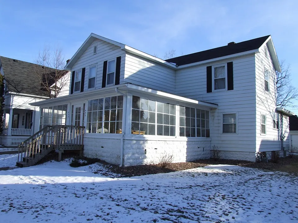 433 Broadway St #433