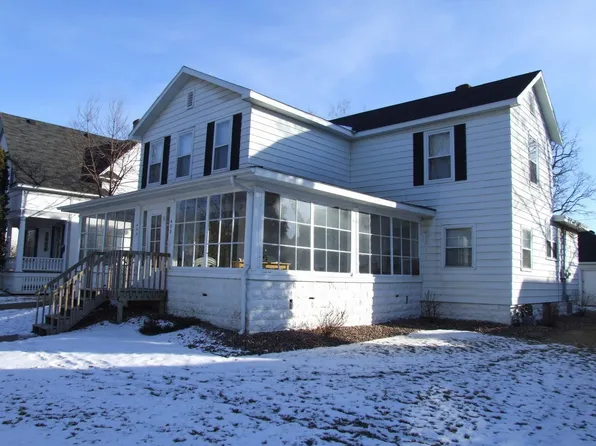 433 Broadway St #433, Eau Claire, WI 54703