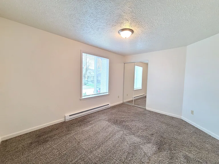 827 E Ermina Ave — Photo 32