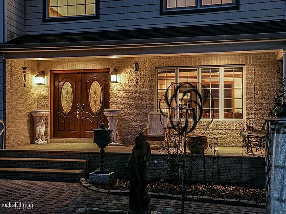 3rd image of 243 Marcus Ave
