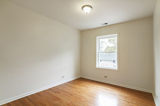 2nd image of 7415 S Kimbark Ave APT 3E