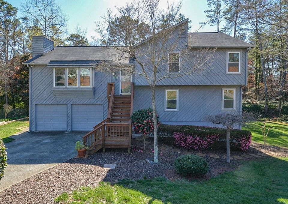 1st image of 2096 Ravenwood Ct NE