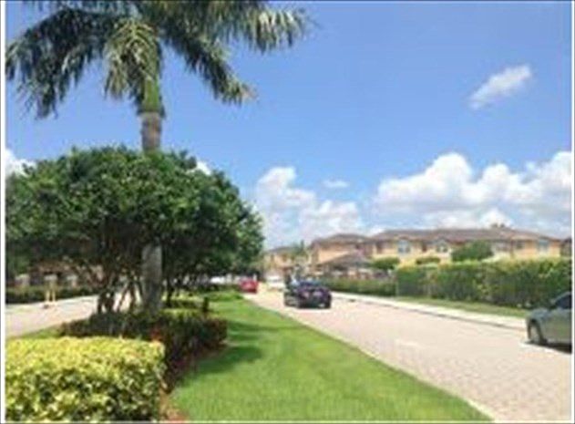 1st image of 7639 NW 116th Pl