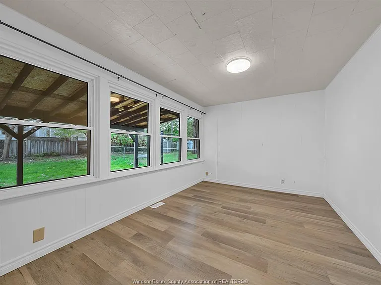 1183 Felix Ave — Photo 24