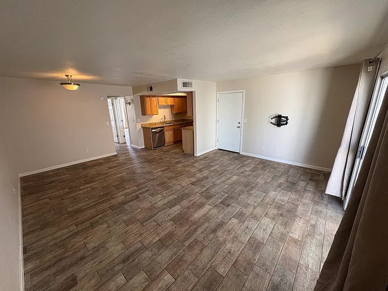 740 W Elm St #243 — Photo 6