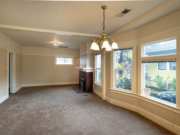 Main Floor Apartment, Living Rm