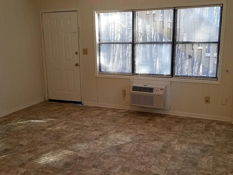 162 Pine Crest Cir #15 — Photo 2