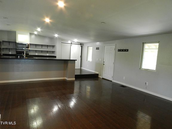 3rd image of 2206 Hall St