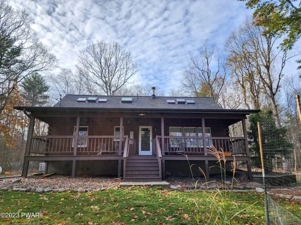 122 Sunflower Ct, Milford, PA 18337