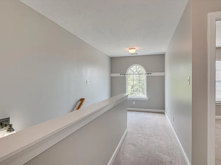 158 Kenilworth Dr — Photo 32