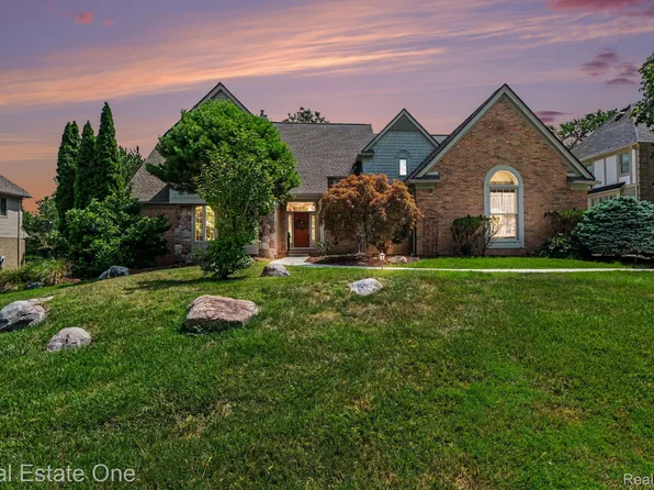 28988 Augusta, Farmington Hills, MI 48331