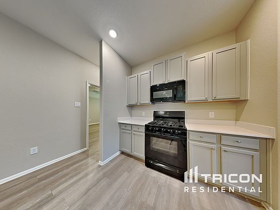 5th image of 10487 Pineland Dr