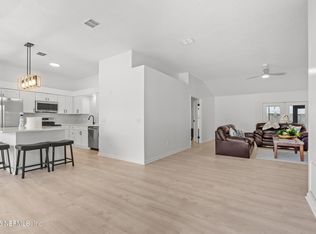 210 Naugatuck Dr, Jacksonville, FL 32225