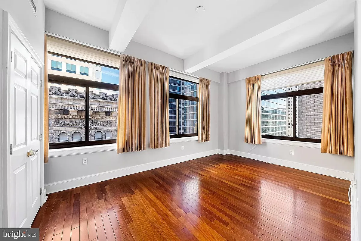 Master Bdrm - 1505 Chestnut St
