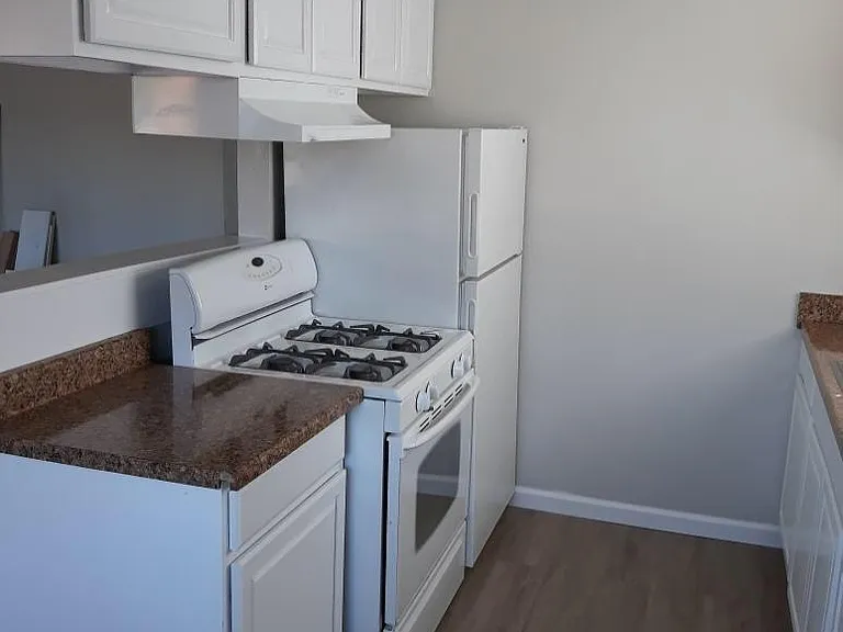 411 W Century Blvd #10 — Photo 3