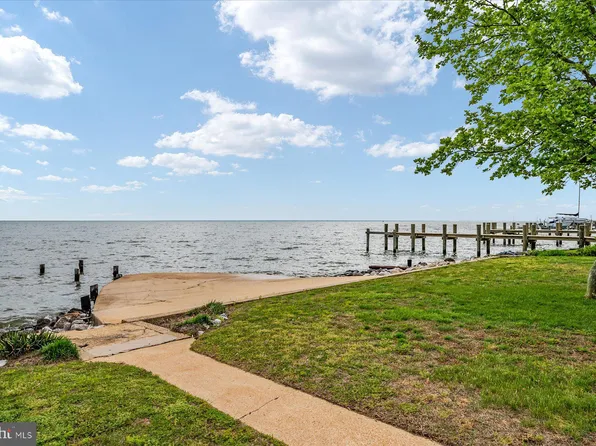 2124 Lake Dr, Pasadena, MD 21122