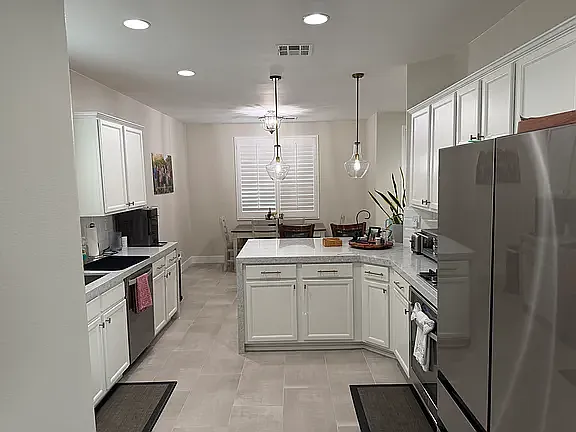 3 bed, 2082 sqft, $3,400 — Photo 4
