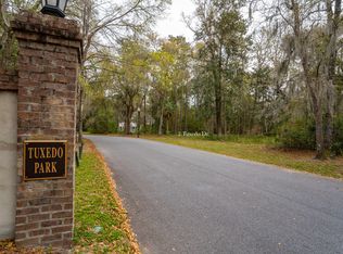 2 Tuxedo Dr, Beaufort, SC 29907