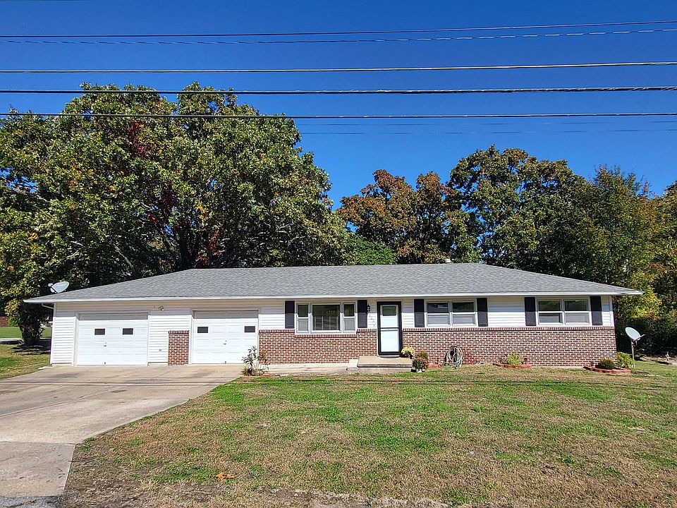 1st image of 806 McVey St