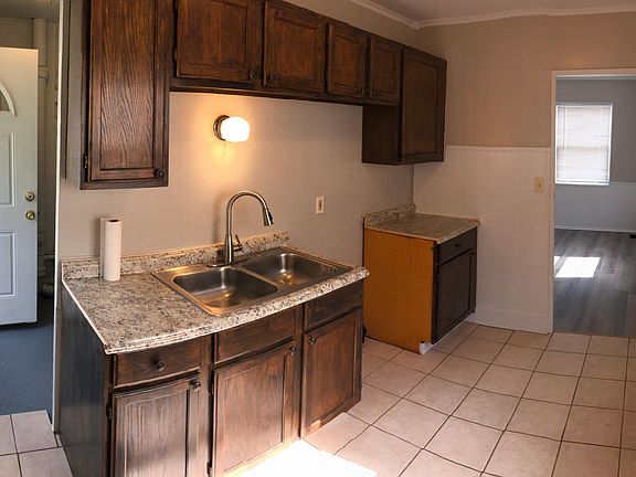 4th image of 1163 E Archwood Ave