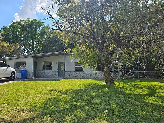 2nd image of 309 Papaya Dr