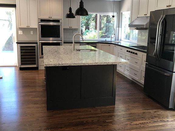 Beautifully remodeled kitchen