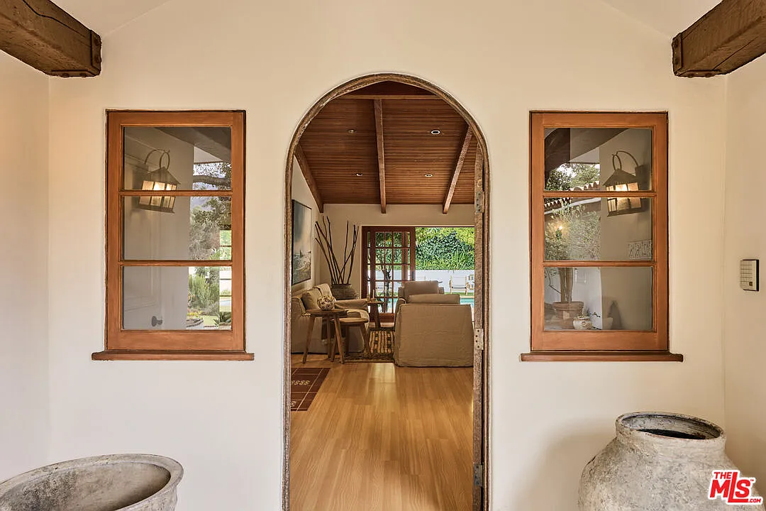 5 bed, 4.5 bath, 5300 sqft, $32,000 — Photo 4