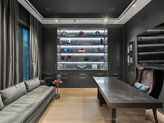 5th image of 106 Richview Ave