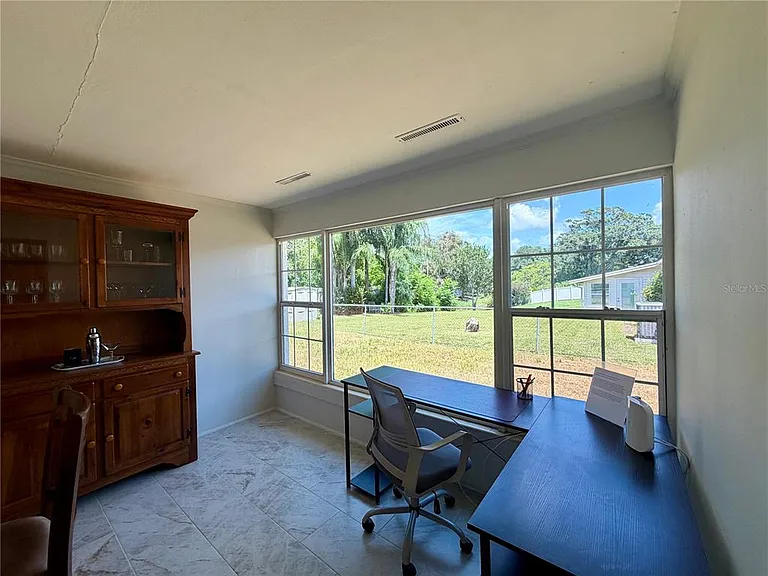 1109 S Betty Ln — Photo 11
