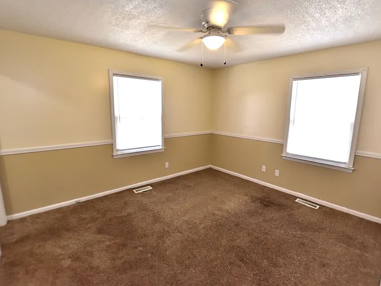 1581 Charter Dr — Photo 12